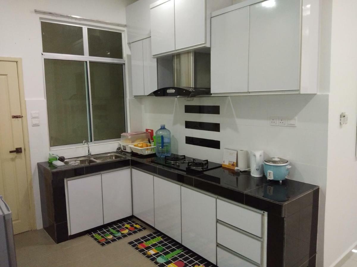 Z&M Homestay Jertih Exterior foto